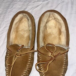 Minnetonka Tan Suede Slippers